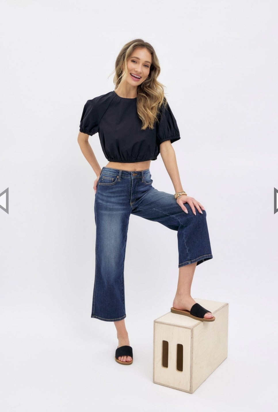 Judy Blue Mid Rise Tummy Control Capris