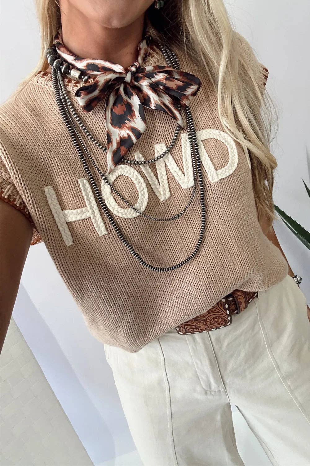 HOWDY Sweater